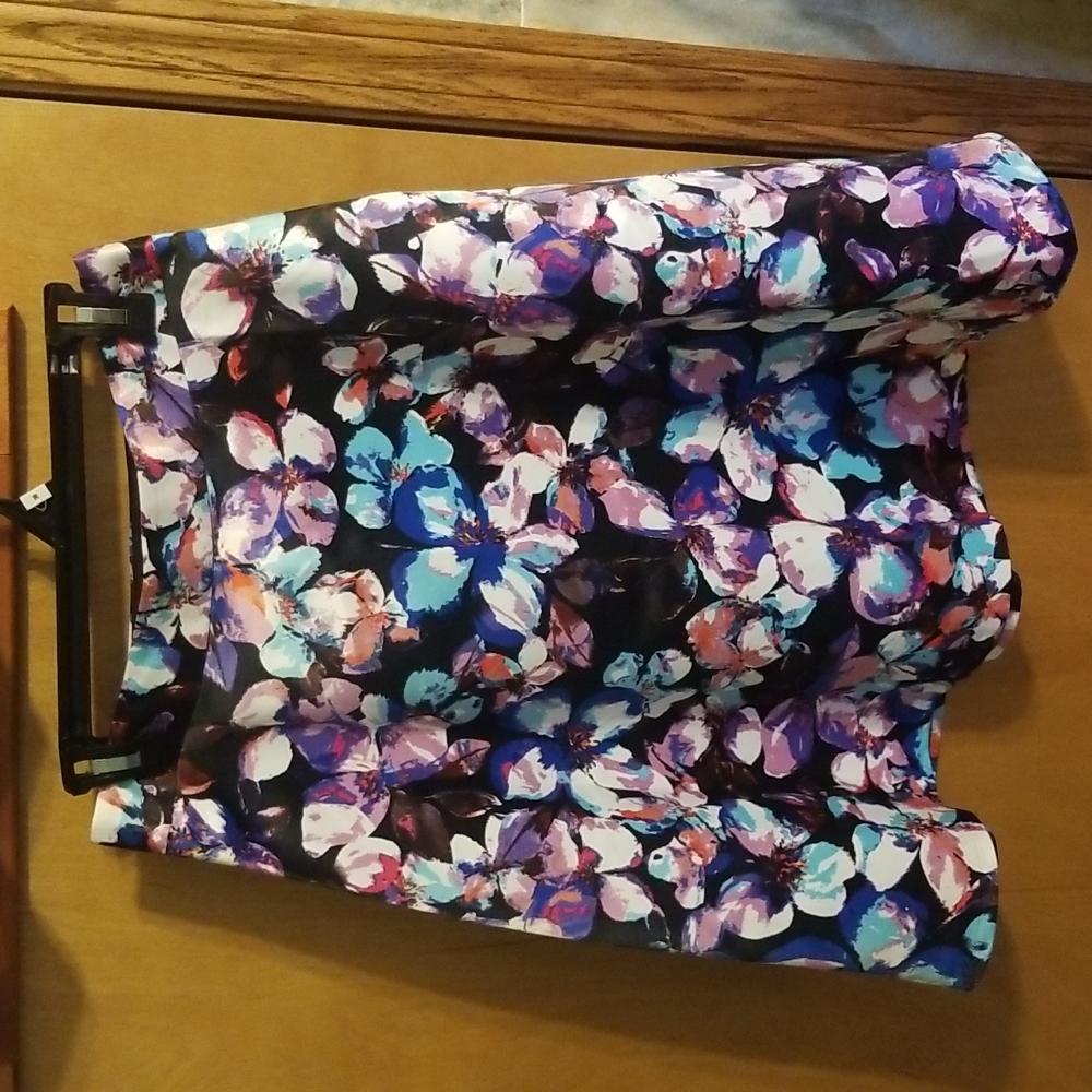 The Limited Multicolored Floral Midi Skirt sz. 4